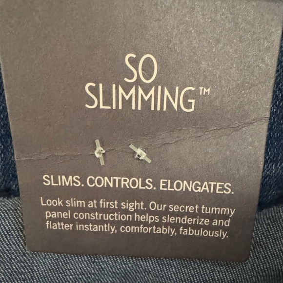 Chico’s So Slimming Slim Leg Jeans Size 12 - Picture 3 of 5